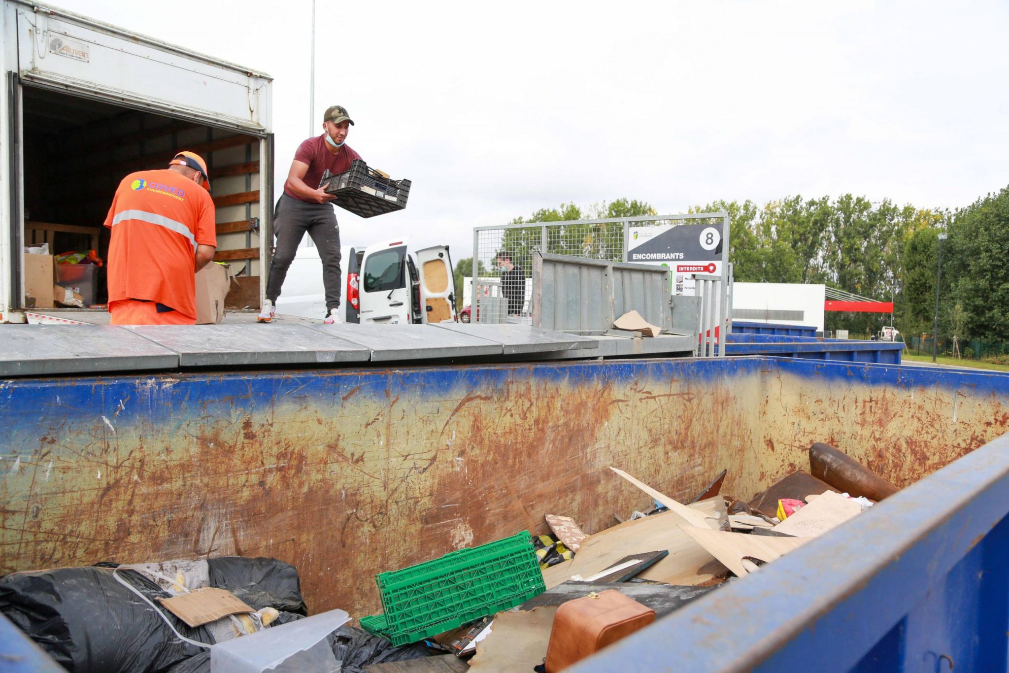 Deux vigiles recrutés pour assurer la sécurité à la déchetterie de BrassaclesMines (Puyde