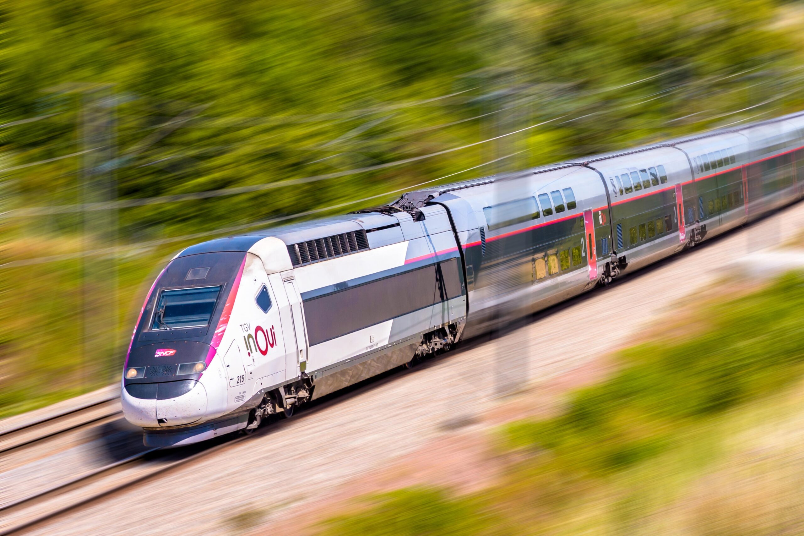 TGV-INOUI-olrat-stock.adobe_.com_-scaled.jpg