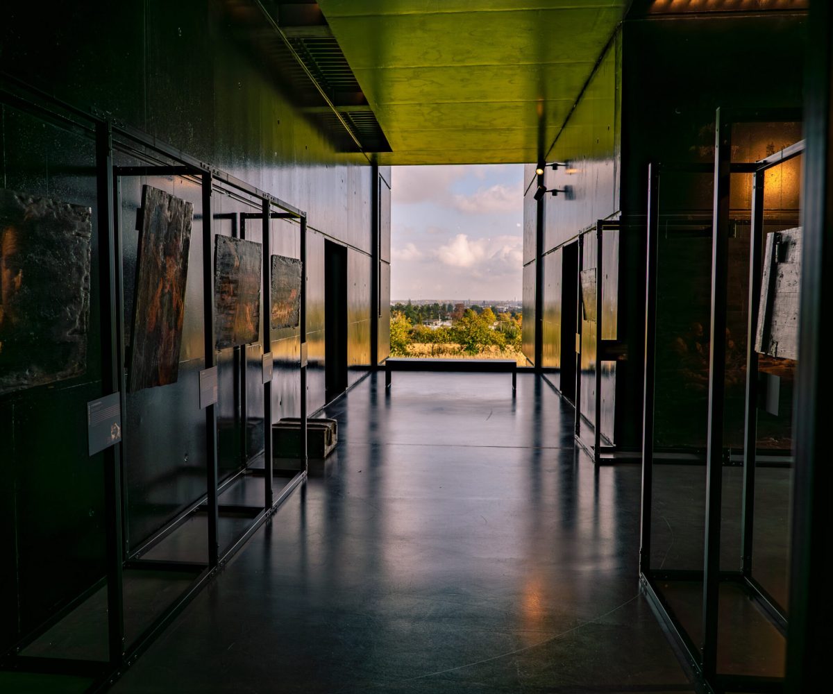 scenesdefront-memorialsouchez-call-1
